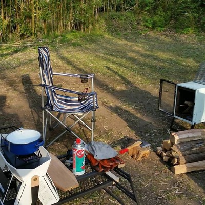 空の先に伊豆諸島と光る海。澄んだ空気の中　、鳥の歌声が心地よい静寂をご満喫しませんか？「スターデッキ」の夜はまるでプラネタリウムと大好評！運がよければ天の川や流れ星とも出会えます！