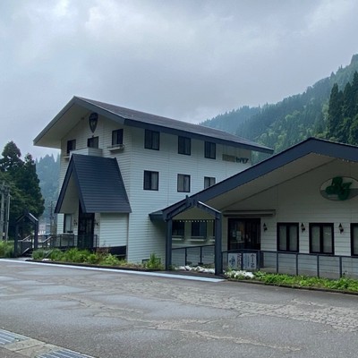 スキー場の真向かい！霊峰白山のふもとのペンションでレストランと建物の管理、薪ストーブサウナなどのお手伝い。