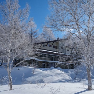 志賀高原の温泉宿♪客室清掃・ホール接客・キッチンのお手伝い！お休みの日には無料でスキーボードができます！