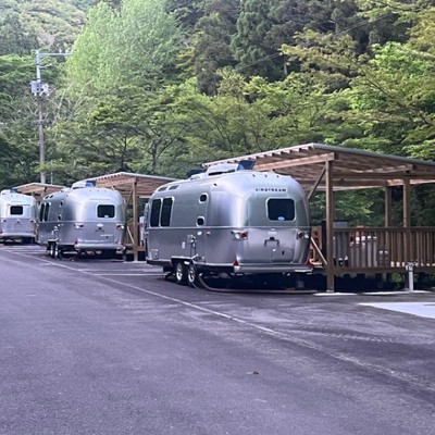 四万十川の源流にあるコテージ村です。ゴールデンウィークみの繁忙期に集中的にお手伝いいただける方を探してます。