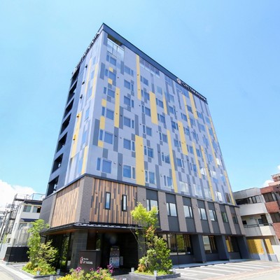 JR高山駅から徒歩5分🚃｜温泉付き人気ホテルのレストランでホールスタッフのお手伝い⛄🍽｜お客様と地元の人とスタッフ、みんなで作る「１泊」の体験