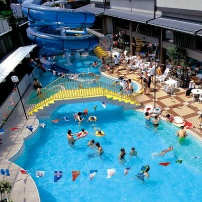 【夏休み】温泉リゾートで働く！体を動かすのが好きな方歓迎◎プール監視スタッフ募集🏊‍♂️