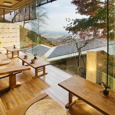 日程調整可能！【昼1食まかない付】養老の滝、養老公園など観光地と自然環境に恵まれた温泉地で、自分をととのえながらおてつたびしませんか♪＜仕事内容…配膳下膳のお手伝い＞