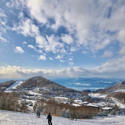 白銀の信州スノーリゾートでおてつたび募集♪パウダースノーが楽しめる志賀高原でホテルの裏側のお仕事です。あなたの頑張りがお客様の満足度に繋がります！もちろん、休憩時間はゲレンデへＧＯ！