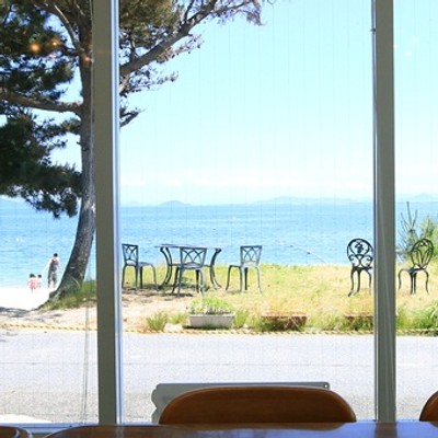 目の前が琵琶湖！全て戸建のコテージの施設で、夏の繁忙期に「客室清掃・お客様対応・BBQの片付け」をお願いします！