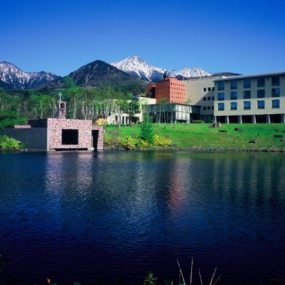 【清里高原】【レストランサービス】【GW】八ヶ岳、富士、満天の星空を眺める天空のリゾートホテルでお客様をお出迎えするお手伝いを一緒にしませんか？ホテルのお仕事初めてでも大丈夫！必要なスキルは『笑顔』です！