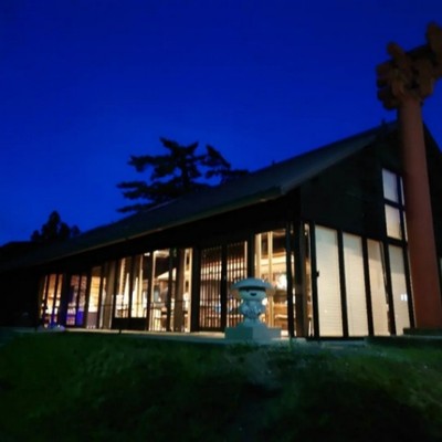 【師走の世界遺産・高野山で心に沁みる非日常生活！】1200年続く天空都市で宿坊寺院をメインとしたおてつたびはいかがですか？カフェ雫では心温まる「高野山ブレンドコーヒー」の提供もお手伝いいただきます