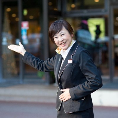 《日程調整可能◎》東京ドーム21個分の広大な敷地を持つ八ヶ岳の貸別荘リゾートで「レストランサービス」のおてつたび♪ホテルのお仕事初めてでも大丈夫！必要なスキルは『笑顔』です！