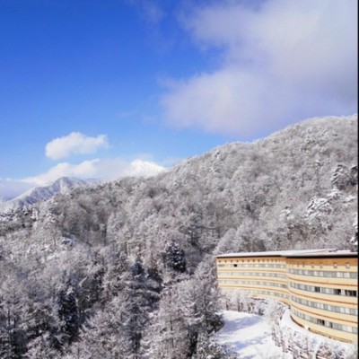 【長野県安曇野市】【レストランサービス】北アルプスに抱かれた山岳リゾートでお客様をお出迎えするお手伝いを一緒にしませんか？ホテルのお仕事初めてでも大丈夫！必要なスキルは『笑顔』です！