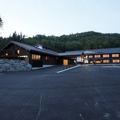 「日本一のカスミソウとからむし織の里」昭和村。小さな小さな村の唯一の温泉宿でのんびりゆったりお手伝いしてみませんか。