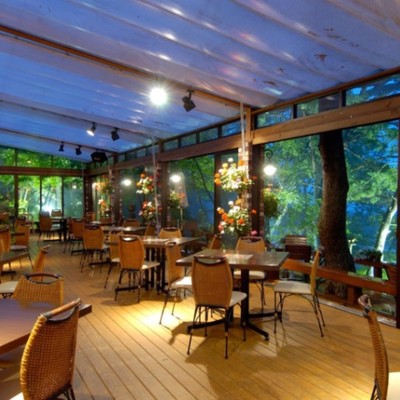 【蓼科高原】【レストラン】【ＧＷ】女神湖を望むリゾートホテルでお客様をお出迎えするお手伝いを一緒にしませんか？ホテルのお仕事が初めてでも大丈夫！必要なスキルは『笑顔』です！