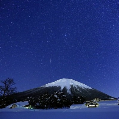 【ゲレンデが目の前！冬限定】3食まかない提供🍚！スキースノボしながらお手伝い！バギーに乗っての送迎業務あり（車の運転慣れしている方歓迎！）お友達同士の応募もOK！@鳥取県大山シーハイル