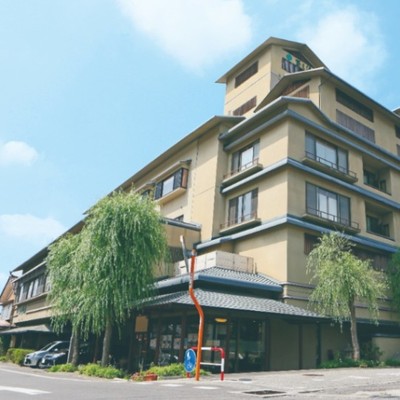 【16日間のおてつたび◎】松本城のお殿様が使った歴史ある温泉地の温泉旅館で食事配膳のお手伝い🍽仕事終わりには、天然温泉に浸かって、心も体もほっこり🌠市街地にも近く、松本観光も楽しめます☆