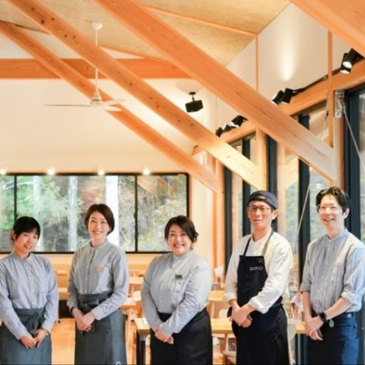 【世界遺産・高野山】天空の聖地で心癒されながら、地元の美味しさを味わえるカフェ・レストラン・お土産セレクトショップ・旅館等でおてつたびしませんか？人を喜ばせることが好きな方、高野山に興味のある方大歓迎です！