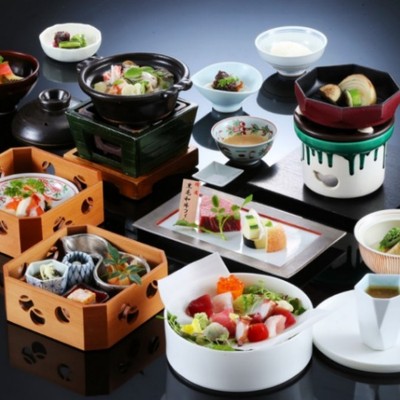 【懐石料理の盛り付け等の調理補助】業務はがっつり！休⽇はしっかり観光♪一流旅館の調理の現場を経験！【あなたの料理経験レベルに合わせた業務をご用意♪】