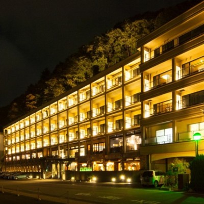 雄大な富士山と湖の大パノラマを望む解放感！　新感覚リゾートホテルで思い出づくりのお手伝い