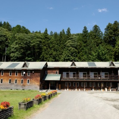 新潟県の秘境秋山郷にある廃校の宿です。大地の芸術祭開催中！私たちと一緒におもてなししませんか？