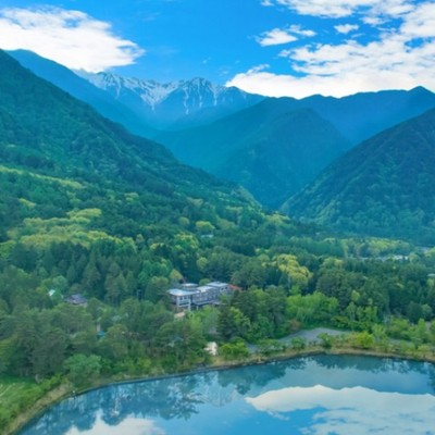 🌳駒ヶ根高原🌟日常から離れるリトリート。アルプス山麓の湖畔に佇むお宿「すずらん颯」でフロントのおてつたび♪館内には「浮世絵」や「7本の向日葵」のギャラリーも。
