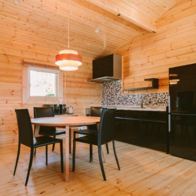 東京ドーム21個分の広大な敷地を持つ八ヶ岳の貸別荘リゾートで《清掃》のおてつたび♪ホテルのお仕事初めてでも大丈夫！必要なスキルは『笑顔』です！