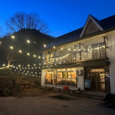 長野のゲストハウスみどりで4時間の宿泊業体験🏠ベッドメイキング、掃除、薪割り、接客など🛏️自由時間多めのスケジュールです。リゾート温泉街近いです♨️長野移住希望者向け⛰️