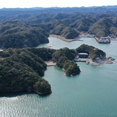 【お客様の荷物運び】紺碧の海と天然温泉が湧く「中の島」。都会の喧騒を忘れさせる一島一旅館という立地の中で、お客様への感動のひと時を一緒にお手伝いしませんか。