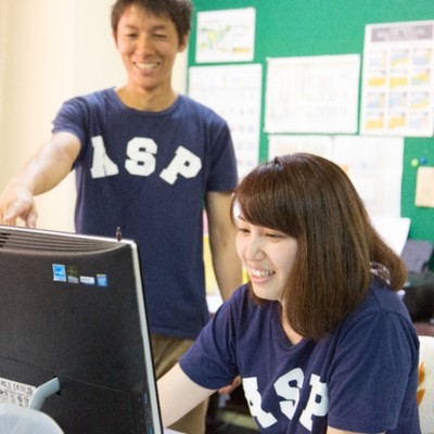 館内の清掃や簡単な盛り付けなどの食事提供のお手伝い！一緒にお客様を受け入れましょう！