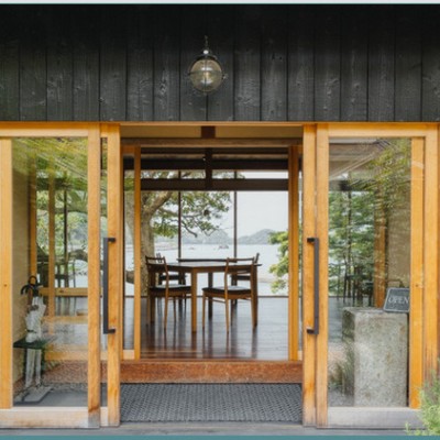 若狭湾に面し海と山に囲まれた美しいまち。近くには釣りやマリンスポーツを楽しむアクティビティ施設もあり、思い出作りにも最適です。