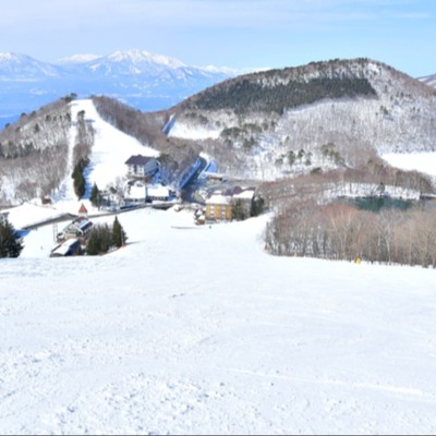 【長野県・志賀高原】目の前がスキー場の温泉宿！飲食・清掃経験者大歓迎！【日常英会話ができる方限定】
