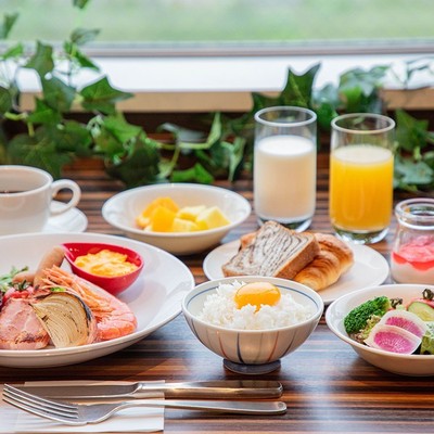 レストランホール | 北海道の玄関口・新函館北斗で、道南の食を届ける🍽️天然温泉のある駅前ホテルで、北海道の食材を届けるおてつたび🍚休日は函館観光も楽しめます🦀