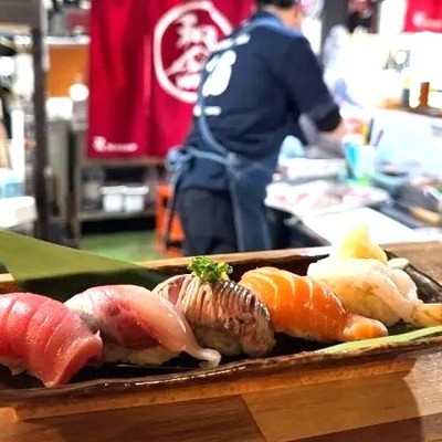 【ホール🍣】ゲレンデ徒歩数分！世界中のお客様が訪れるニセコで、和食・英語・雪山を楽しむ冬🎿英会話ができる方