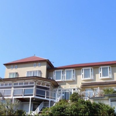 【下田】🌊夏の海を眺めながら、宿の一日を整える。ホテルクリフサイドのおてつだい”まかない2食🍚付♪”