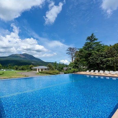🏔️【夏季限定】プールの監視スタッフ🌿 リニューアルオープンの温泉ホテルで働いてみませんか