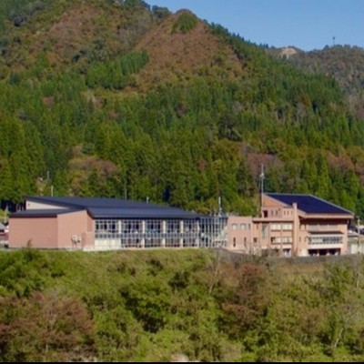 南砺市五箇山の子ども広場における支援員活動🌿子どもが好きな方・教育に関わるお仕事経験のある方、大歓迎!!南砺の田舎暮らしを体験しながら、子どもたちの見守りをお願いします