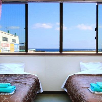 【世界自然遺産・徳之島】島の玄関口で笑顔を届けるお仕事。徳之島のホテルで電話番・フロント・居酒屋でのお手伝いさんを募集します！