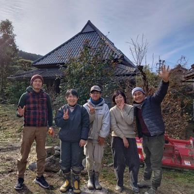 1000m級の山々に囲まれた神山町｜35品目の野菜を育てるOrononoで”冬のにんじん収穫”のおてつたび