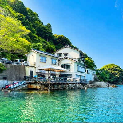 入り江に佇む一軒家　みたはま荘。そうここは非日常生活の始まり！！釣り・海・人が好きな方、大歓迎！！笑って働ける人、全力で待ってます^_^