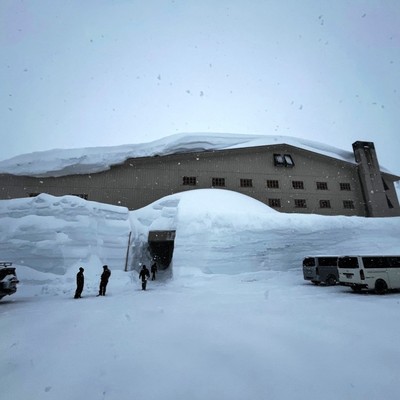 〈白銀の世界と星空を独占〉まかない3食無料！標高1,930ｍにある高原に囲まれたリゾートホテルでのシーズンイン準備作業のおてつたび！