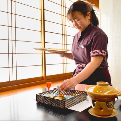 【おもてなしを届ける仲居さん】信州最古の湯とされる別所温泉。湯けむりのまちで働きながらお客様を笑顔にするおてつたび。
