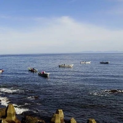 【夏の2週間】昆布の洗浄・運搬で地域を支える！朝日を見ながら、体を動かして感じる漁業のリアル。お仕事は3時間ほどですので、空き時間で地域や観光を思いきりお楽しみください。