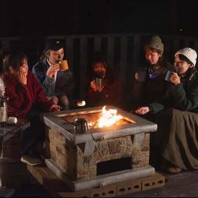 旅をしながら働く年末年始～静岡県伊東市（伊豆半島）のグランピングスタッフ｜夜だけの勤務も可（昼は自由・夜だけグランピング勤務OK）【現地で通勤手段を確保できる方限定】