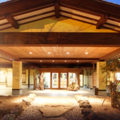 北アルプスの雄大な自然に囲まれ、時しらずのゆったりとした時間が優しく流れるどこか懐かしさのある旅館でひと時を過ごしませんか？