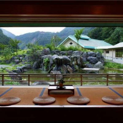 渓谷の湯宿でお客様をおもてなし。清流姫川のほとりで働いてみませんか？【仲居・フロント経験者募集】