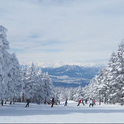 【レンタルリフト券無料◎竜王スキーパーク】ゲレンデ直結のホテルで「接客」のおてつたび🎿ウィンタースポーツも楽しめる環境です🏂