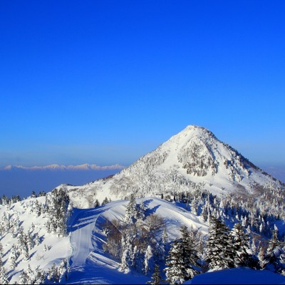 【珍しい翡翠色の美肌の湯｜熊の湯温泉】志賀高原でのおてつたび♨隣接するスキー場はパウダースノーで雪質も魅力です⛄