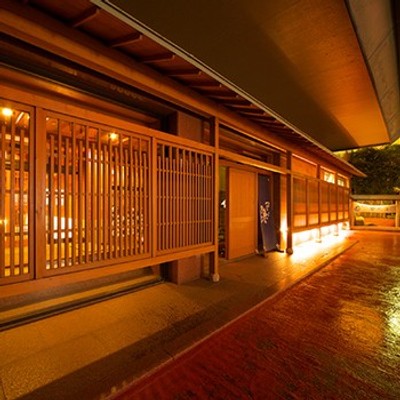 海と空の絶景に抱かれた伊豆稲取温泉で「ナイトフロント」のおてつたび☽ 静かな環境の中でもくもくと仕事を進めていただきます。