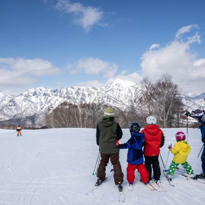 【雄大な戸隠連峰】上信越高原国立公園に位置するホテルで「お客様送迎」「雪かき」のお手伝い【運転免許をお持ちの方／特別教育の講習受講者限定】