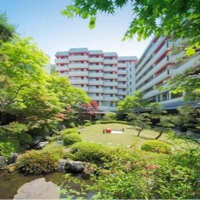 【東武鉄道コラボ】配膳・接客｜鬼怒川温泉駅から徒歩8分。日本庭園の美しい静かで落ち着いたホテルで「おもてなし係」を募集します。