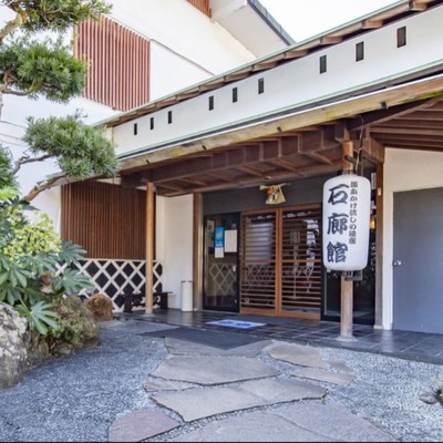 【伊豆】お客様の“いい旅”をつくる仕事。石廊館のおもてなしスタッフ募集！加温加水循環ろ過無（濃度100％）温泉に入浴可◎