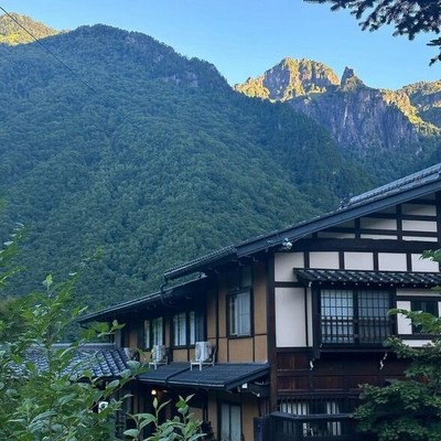 飛騨高山 | 古民家をリフォームした和モダンな宿でおてつたび。山々の紅葉風景もお楽しみいただけるかもしれません🍁