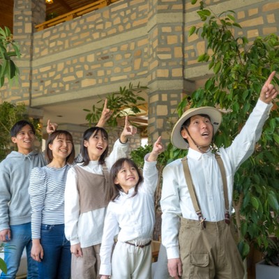 遊びが仕事！お客様に特別で幸せな記憶に残る体験を。宿泊・アクティビティ体験のサポート業務！20代が活躍している職場です！